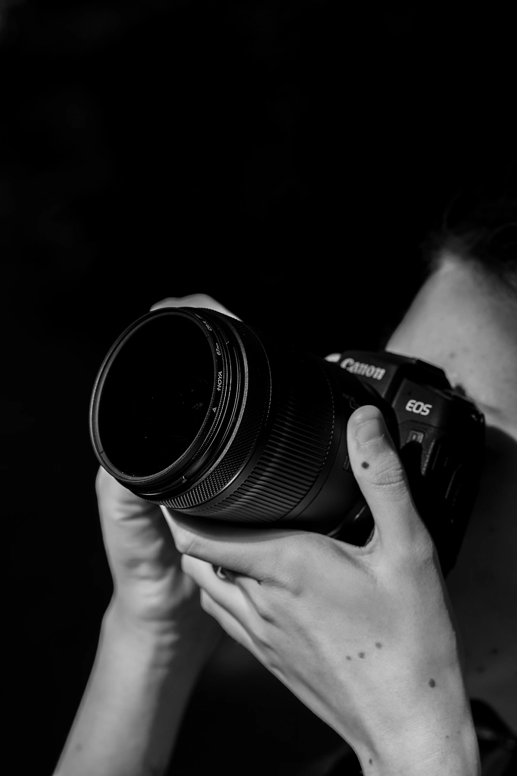 Navigating the Business of Corporate Photography in DC: Retainer vs. Case-by-Case Payments