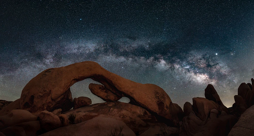 joshua tree milky way pano
