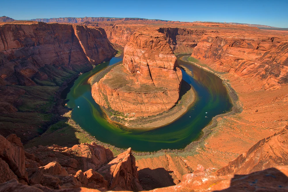 Majestic Horseshoe Bend's Scenic Overlook