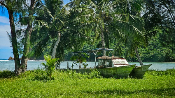 ofu aboandoned boat - American Samoa - ChristineGarbe