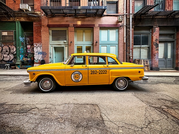 NYC Taxi iPhone - Products - SlickPic Demo Photography