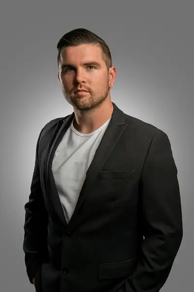 headshots-corporate-2031 by SlickPic Demo