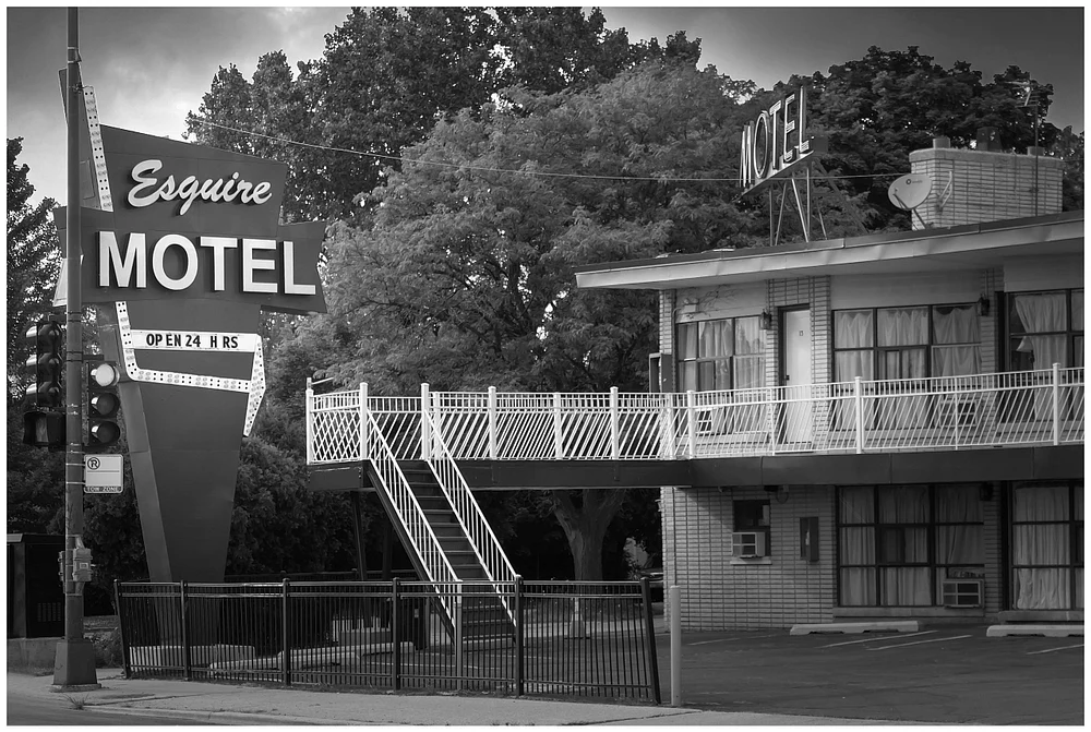 Esquire Motel