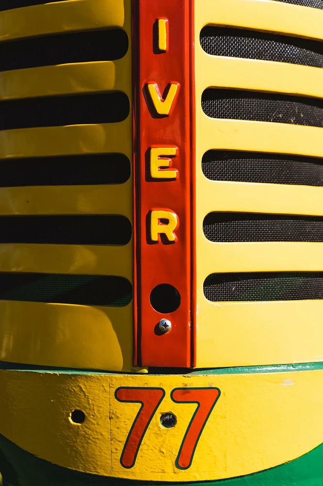 Oliver 77