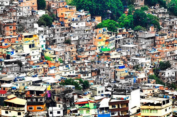Favela color bw - Brazil - Steve Juba 