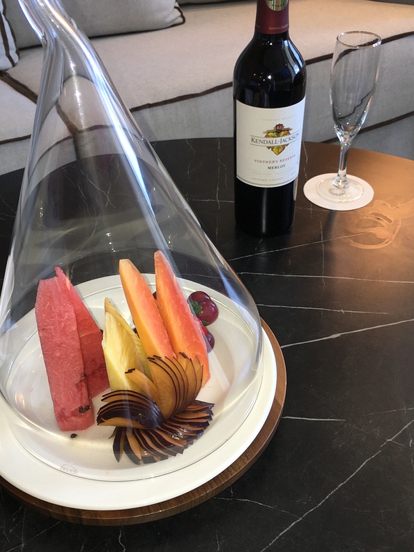 Fruit plate with wine