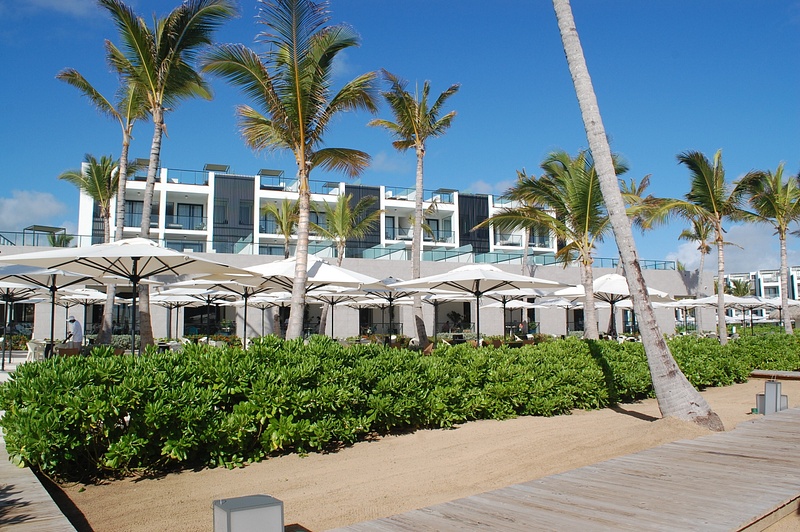 View of Building 1 and the EC Beachfront suites