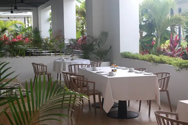 Gusto (patio) - Finest Club restaurant by Lovethesun