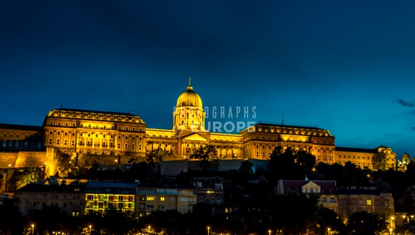 Budapest-Buda-Castle-at-night-Hungary - BUDAPEST - Photographs of Europe