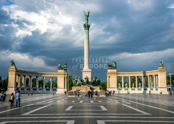 Heroes-Square-Hősök-Tere-Budapest-Hungary - Photographs of Budapest, Hungary. 