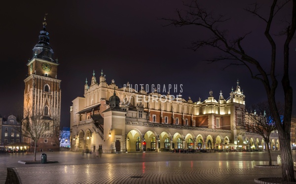 The-Cloth-Hall-and-Clock-Tower-main-market-square-Krakow-2 - KRAKOW - Photographs of Europe