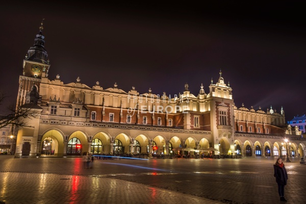The-Cloth-Hall-at-night-Krakow - KRAKOW - Photographs of Europe 