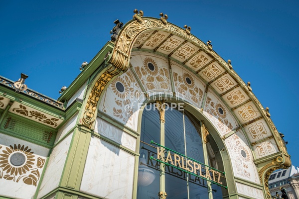 Karlsplatz-station-roof-decoration-Vienna-Austria - VIENNA - Photographs of Europe 