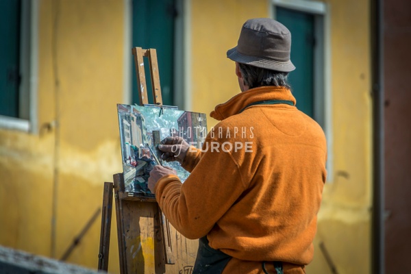 Artist-painting-Venice-scene-Grand-Canal - Photographs of Venice, Italy.. 