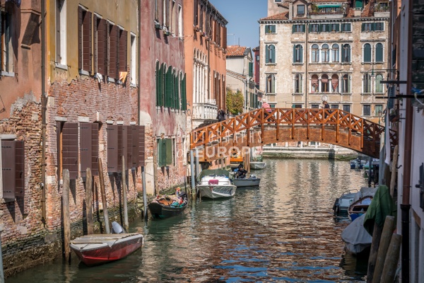 Canal-view-wooden-bridge-Venice-Italy - Photographs of Venice, Italy.. 