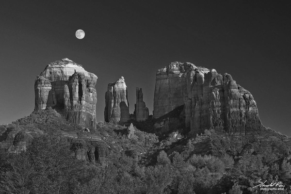 Moon Rise Cathedral Rocks Arizona - Portfolio - Harold Rau 
