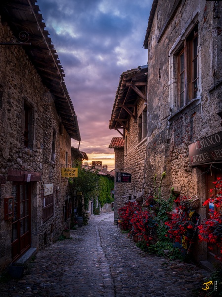 Pérouges-Medieval City-La Dombes-France-Sunrise - Cityscapes - Thomas Speck 
