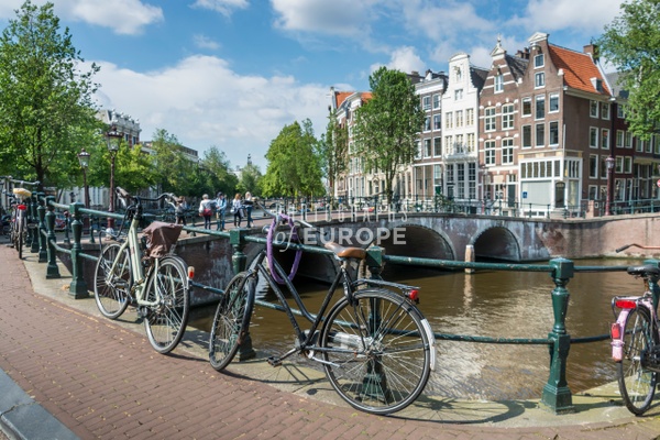 Bicycles-and-canal-bridge-Amsterdam-Netherlands - AMSTERDAM - Photographs of Europe 