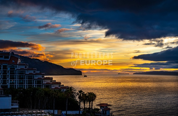 Dawn-sky-coast-view-Madeira - MADEIRA - Photographs of Europe