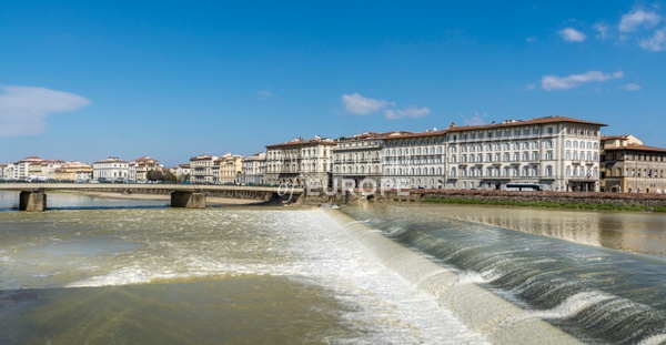 River-Arno-Grand-Hotel-Florence-Italy - Photographs of Florence and Pisa, Italy. 