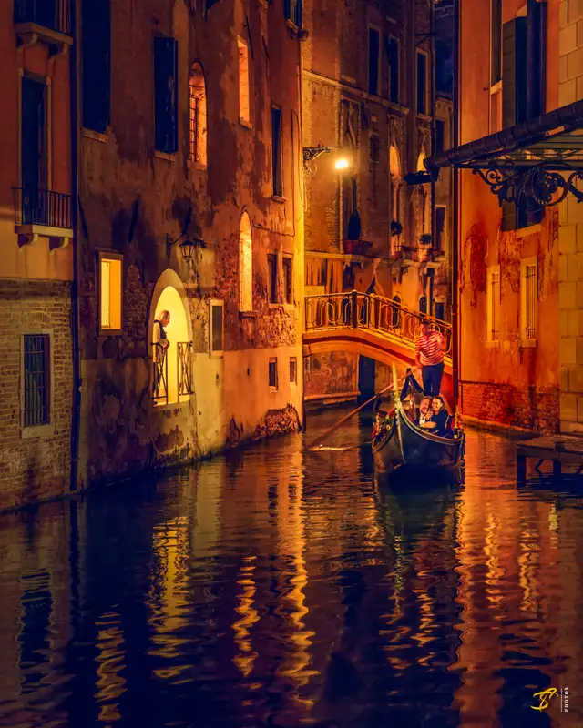 Lovers in Gondola, Venezia, 2021