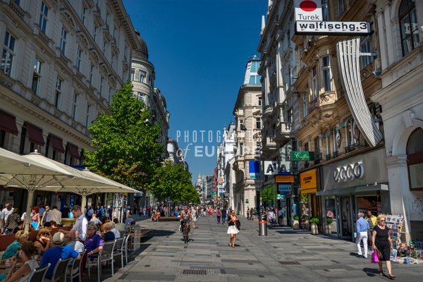 Kärntner-Strasse-street-view-Vienna-Austria - Photographs of Granada, Spain