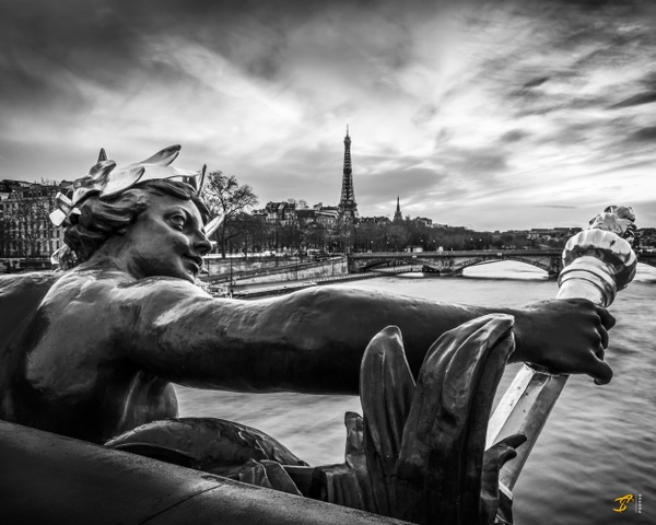 From the Alexander Bridge I, Paris, France, 2021 - Black And White - Thomas Speck