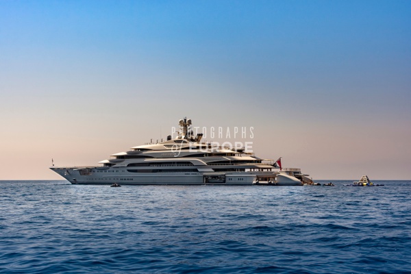 Ocean-Victory-super-yacht-Capri-Italy - Photographs of the Amalfi Coast, Capri and Sorrento, Italy 