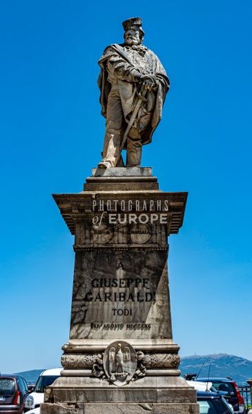 Statue-of-Giuseppe-Garibaldi-Todi-Umbria-Italy - Photographs of Umbria, Italy