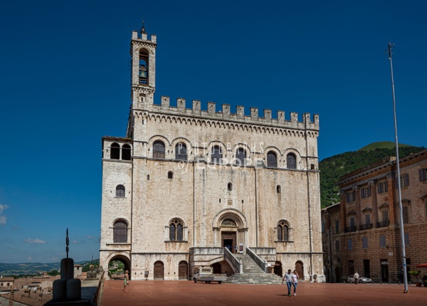 Palazzo-dei-Consoli-Gubbio-Umbria-Italy - UMBRIA - Photographs of Europe 