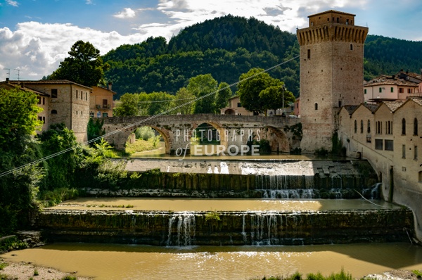 Bridge-over-Metauro-River-Fermignano-Italy - UMBRIA - Photographs of Europe 